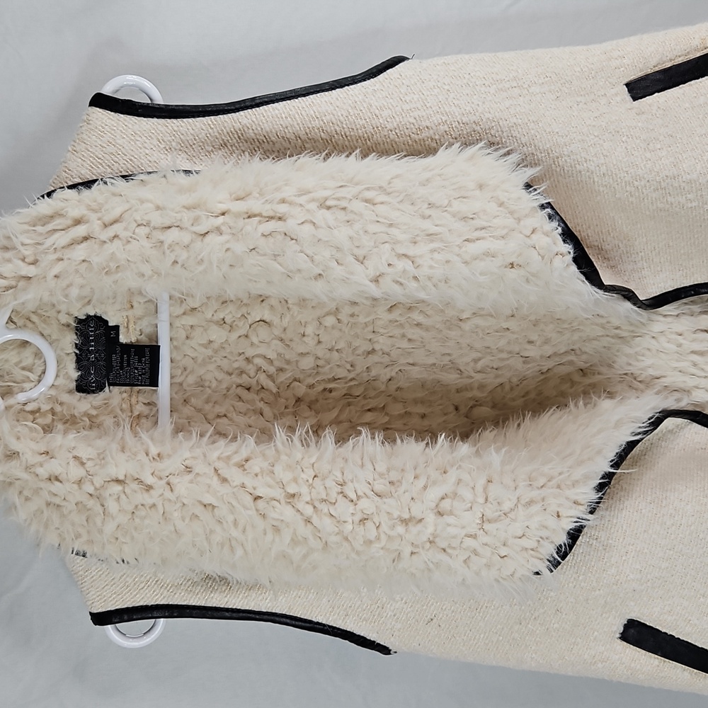 Live A Little Cream Faux Fur/Shearling Women's Vest Size Medium - Picture 3 of 7